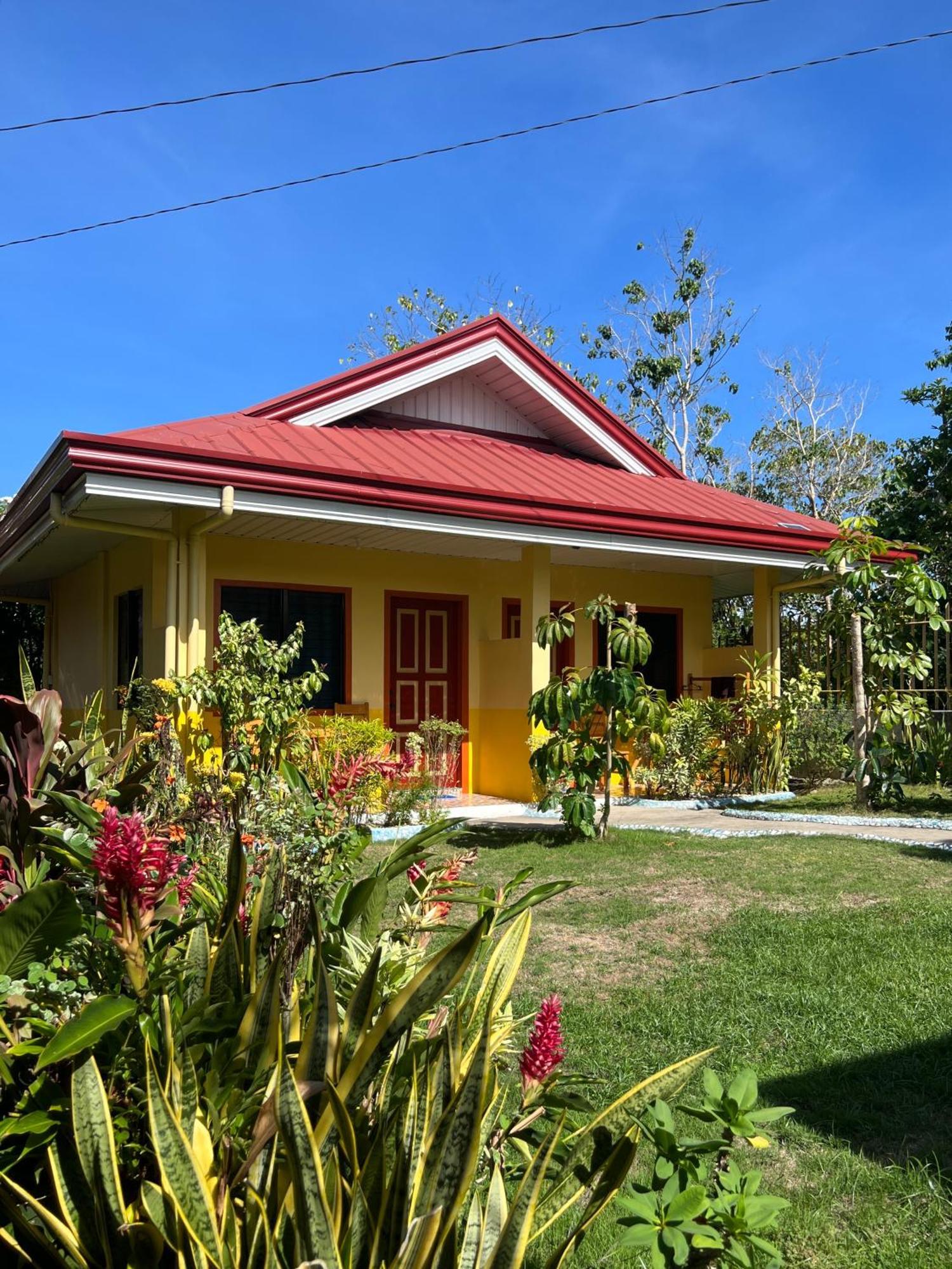 Uptown Guesthouse Siquijor Εξωτερικό φωτογραφία